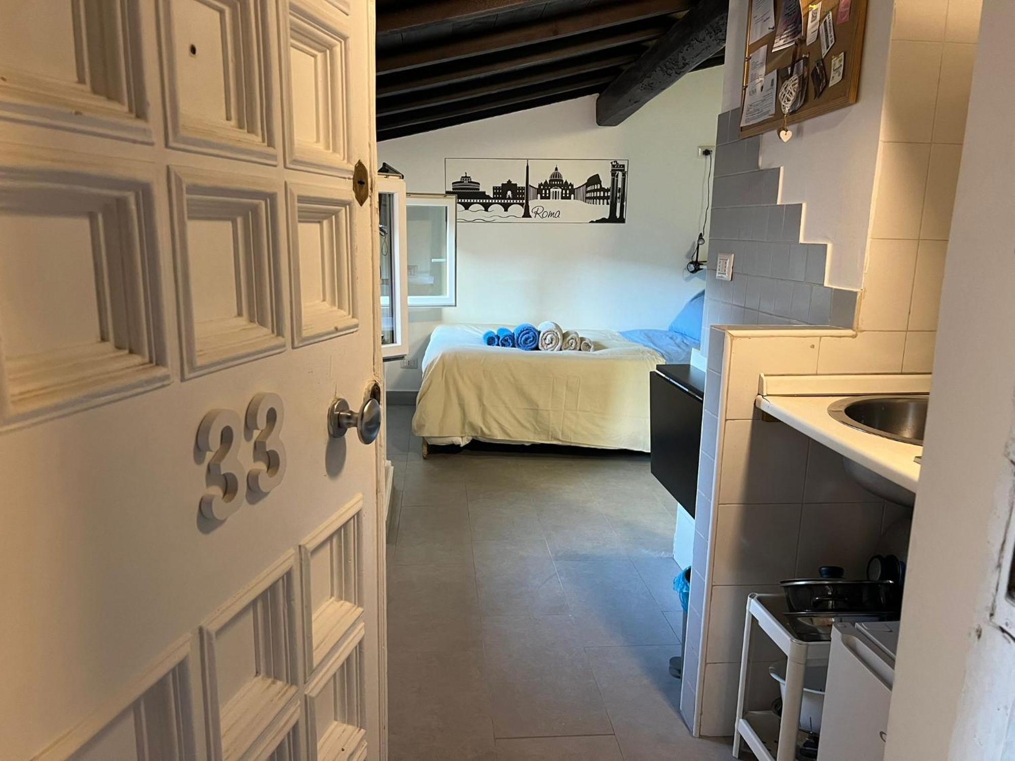 Monolocale Trastevere Locato Per Finalita Turistiche Рим Экстерьер фото